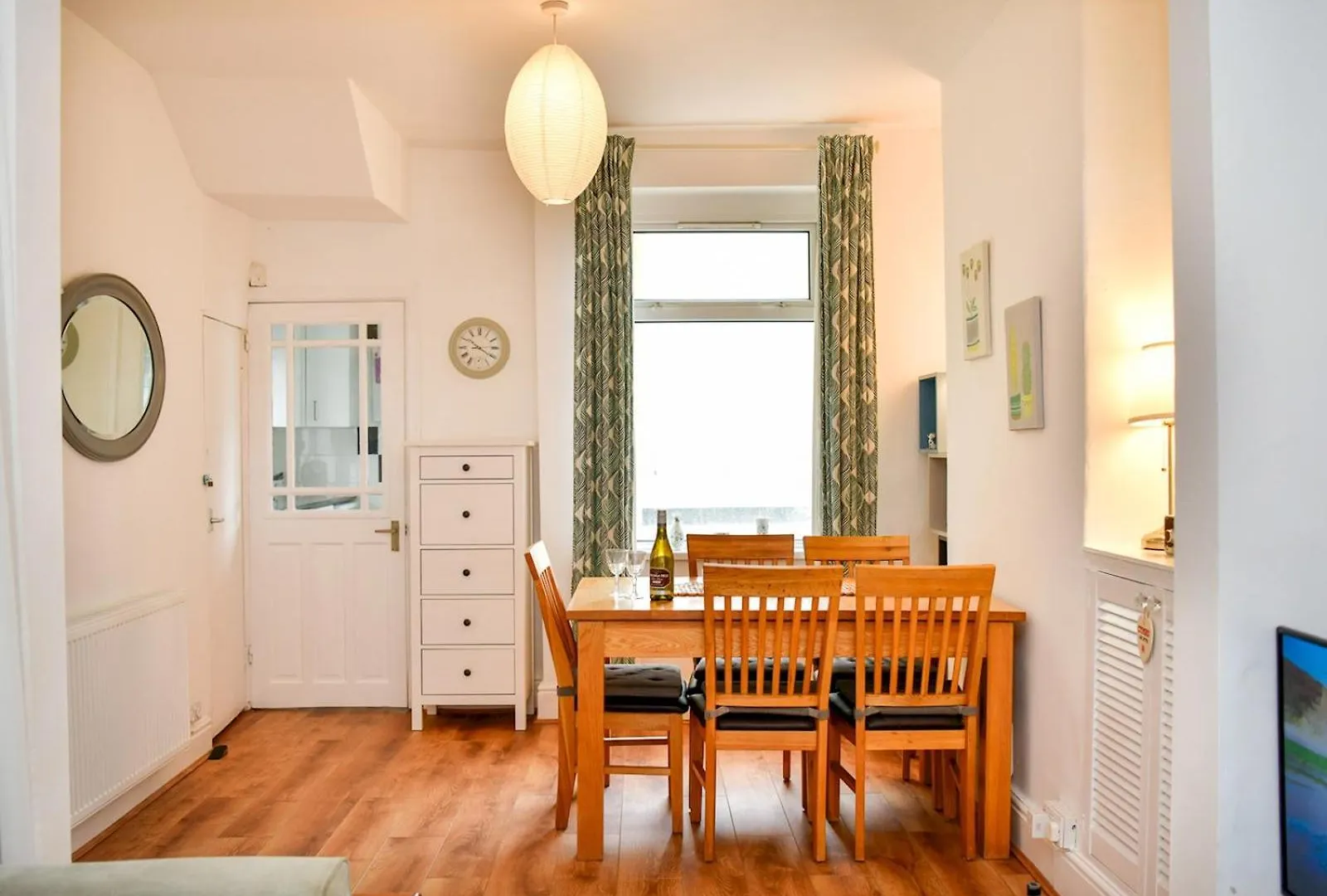 Cosy 2 Bed Home In Canton Pass The Keys Cardiff 0*,