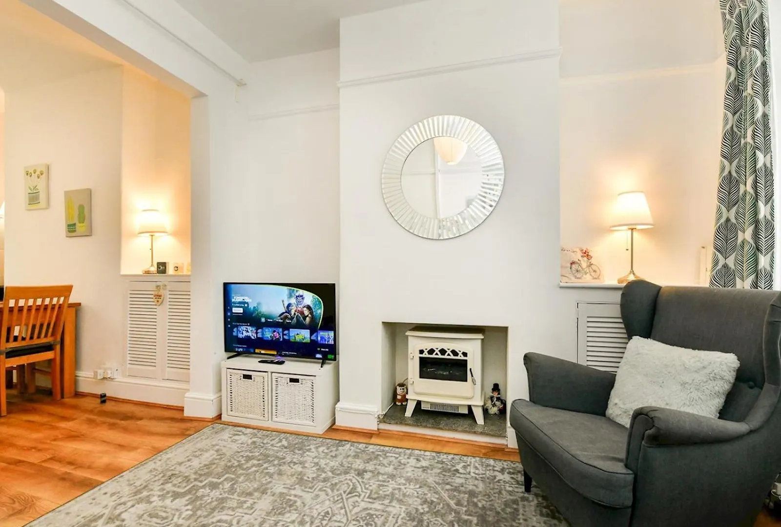 Cosy 2 Bed Home In Canton Pass The Keys Cardiff United Kingdom